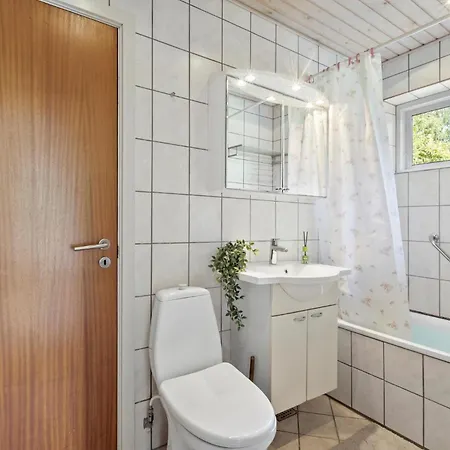 بيت للعطل Stunning In With Wifi Hundested